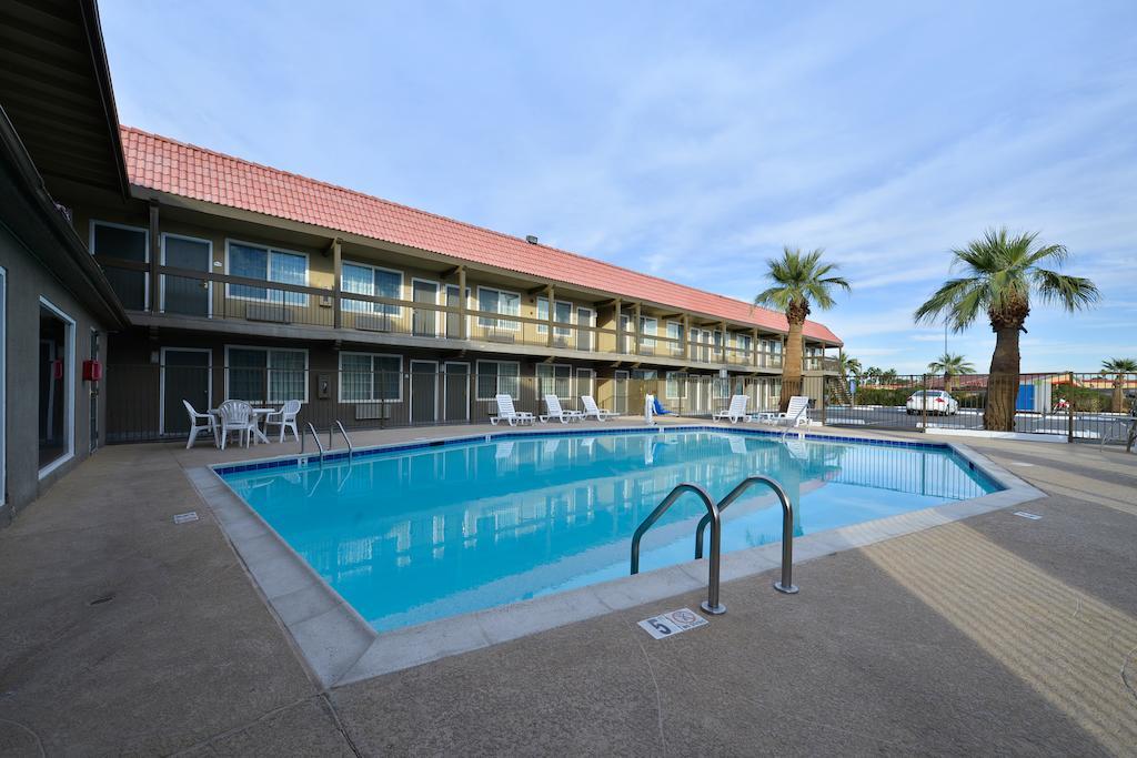 Travelodge By Wyndham เอลเซนโตร ภายนอก รูปภาพ