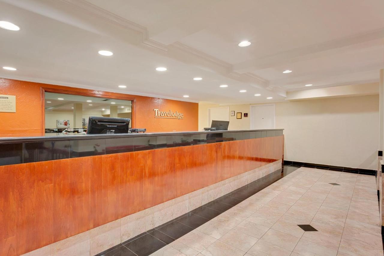 Travelodge By Wyndham เอลเซนโตร ภายนอก รูปภาพ